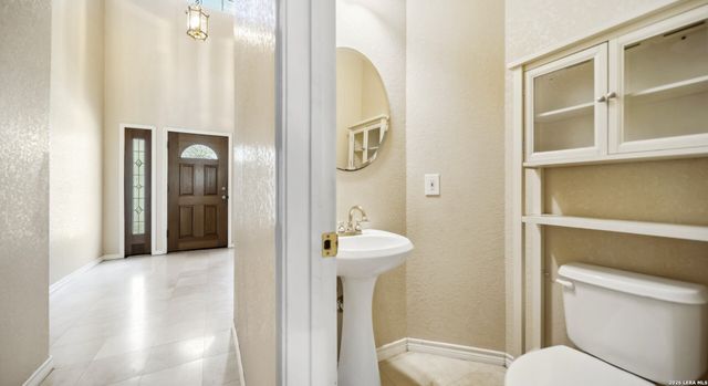 217 SKY VIEW DR, Adkins, TX 78101