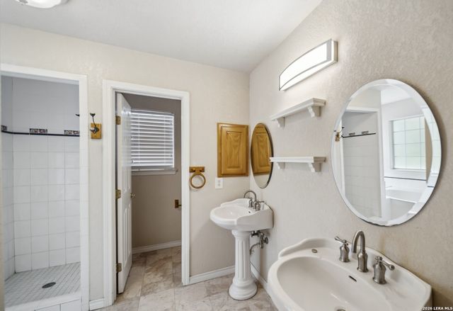 217 SKY VIEW DR, Adkins, TX 78101