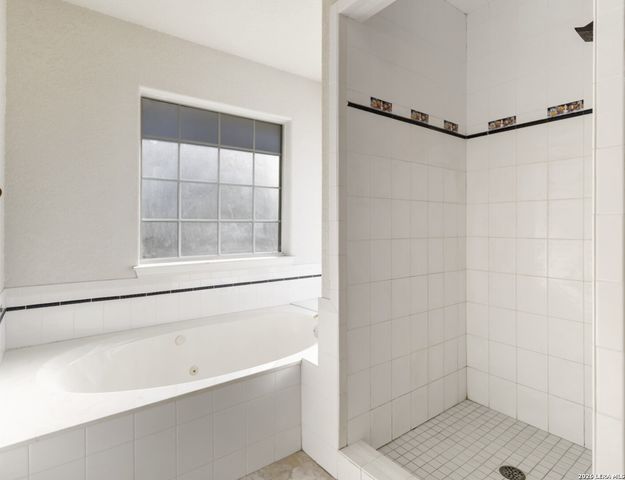 217 SKY VIEW DR, Adkins, TX 78101