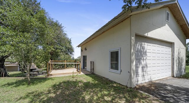 217 SKY VIEW DR, Adkins, TX 78101