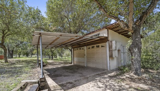 217 SKY VIEW DR, Adkins, TX 78101