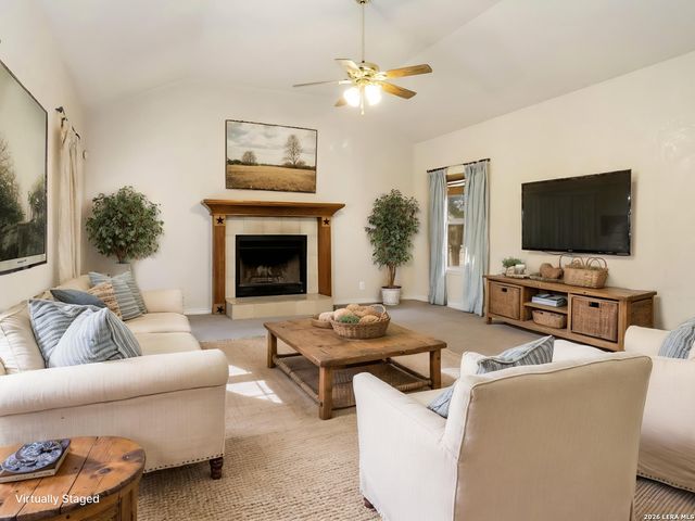 217 SKY VIEW DR, Adkins, TX 78101