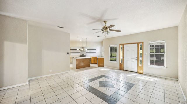 217 SKY VIEW DR, Adkins, TX 78101