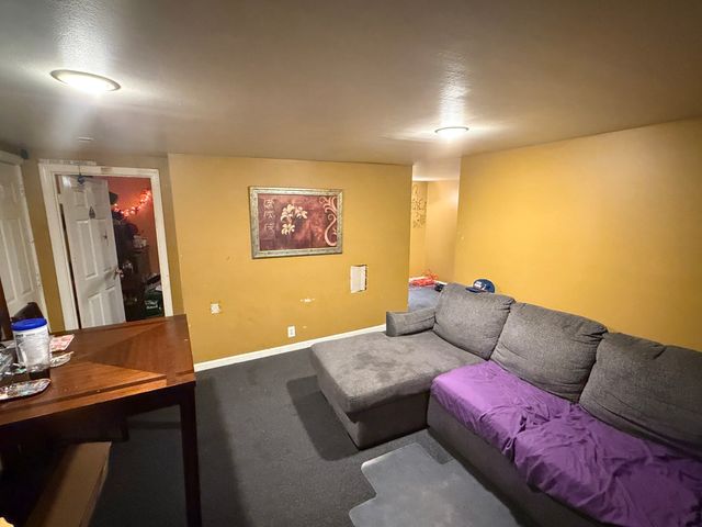 19 Lafrance Ct, New Bedford, MA 02740