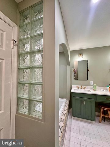 7929 VALLEYFIELD DR, Springfield, VA 22153