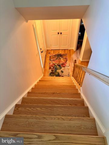 7929 VALLEYFIELD DR, Springfield, VA 22153