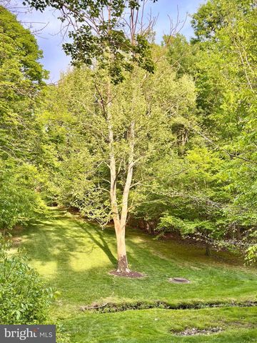 7929 VALLEYFIELD DR, Springfield, VA 22153