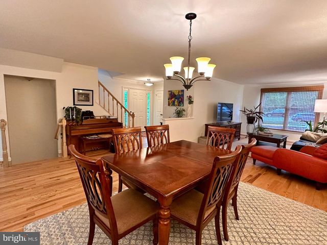7929 VALLEYFIELD DR, Springfield, VA 22153