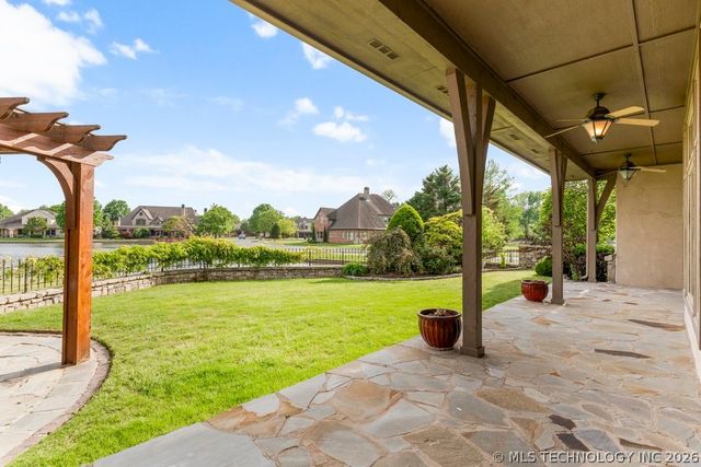 301 E Glendale Street S, Broken Arrow, OK 74011