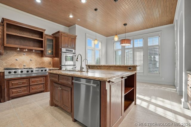 301 E Glendale Street S, Broken Arrow, OK 74011