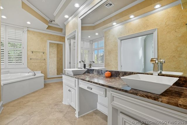 301 E Glendale Street S, Broken Arrow, OK 74011