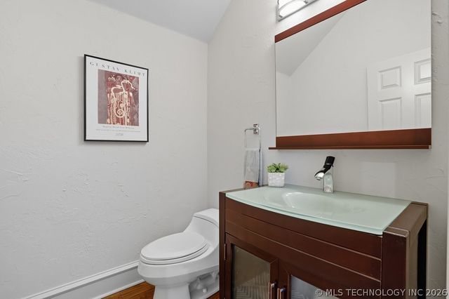 301 E Glendale Street S, Broken Arrow, OK 74011