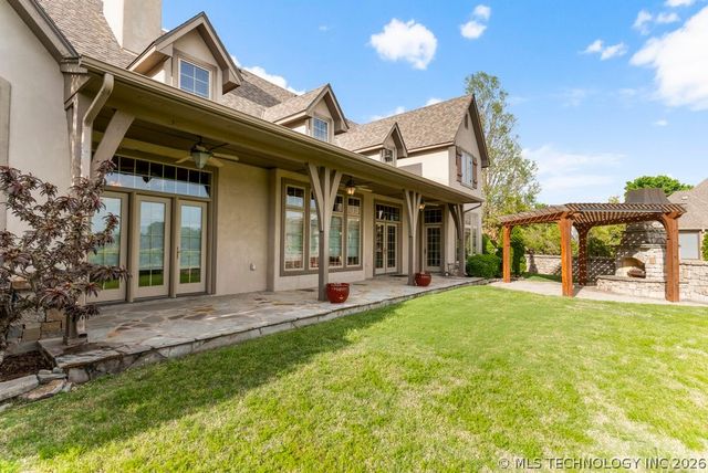 301 E Glendale Street S, Broken Arrow, OK 74011