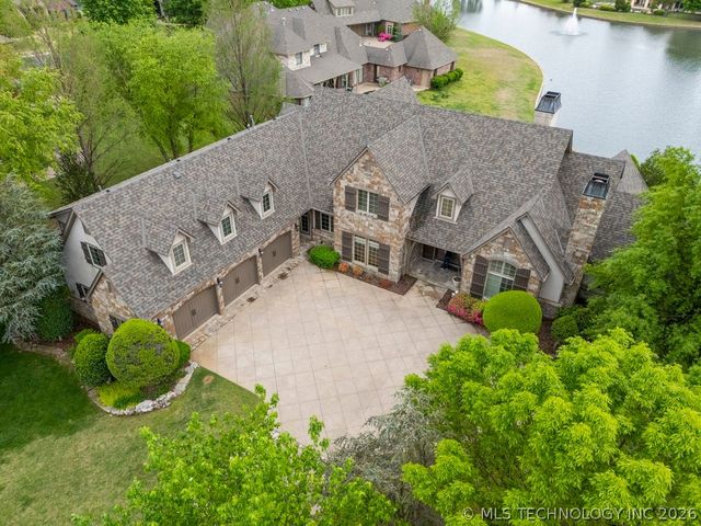 301 E Glendale Street S, Broken Arrow, OK 74011