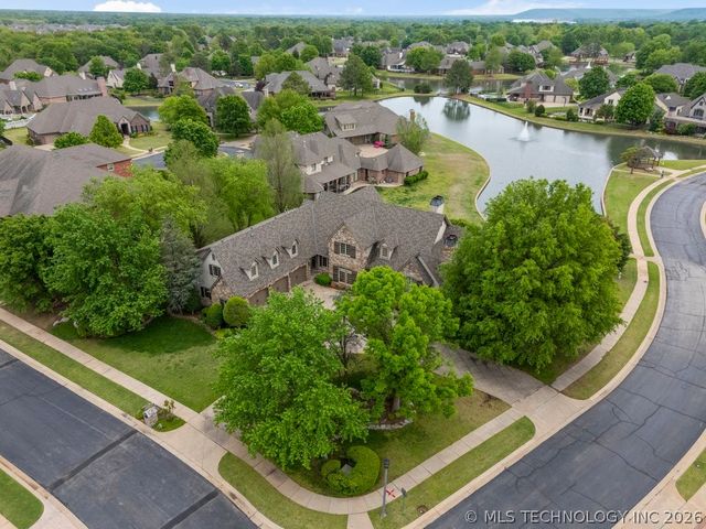 301 E Glendale Street S, Broken Arrow, OK 74011