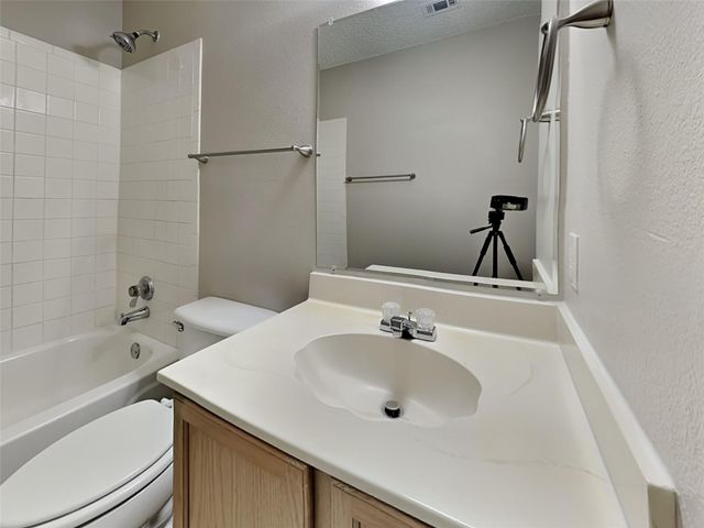 931 Whispering Hollow DR, Kyle, TX 78640