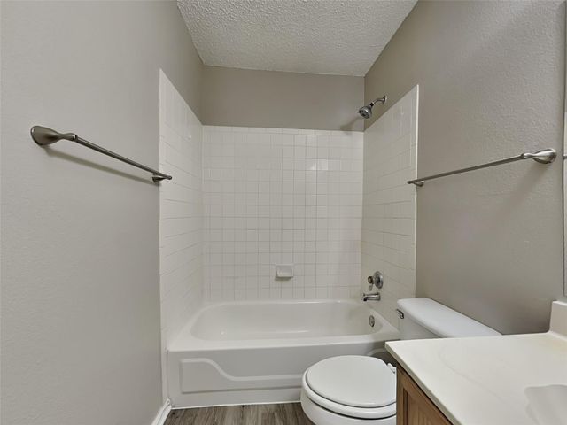 931 Whispering Hollow DR, Kyle, TX 78640