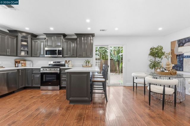 3430 Sanford St, Concord, CA 94520
