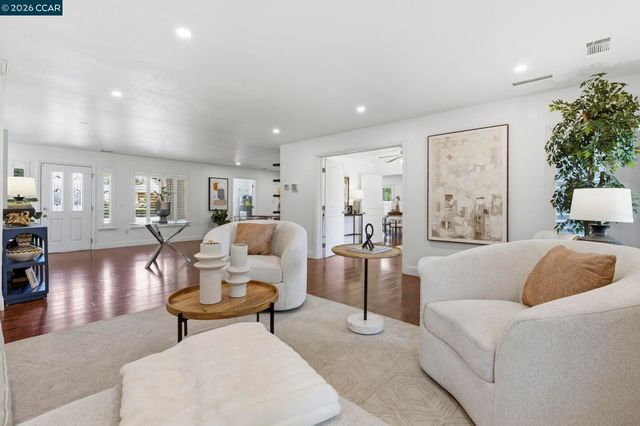 3430 Sanford St, Concord, CA 94520