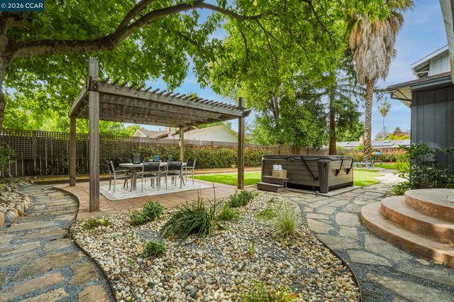 3430 Sanford St, Concord, CA 94520