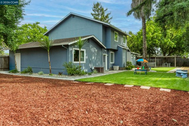 3430 Sanford St, Concord, CA 94520