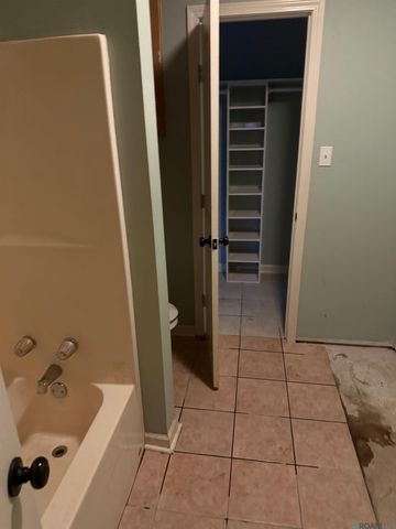 7344 Robinson Dr, Denham Springs, LA 70706