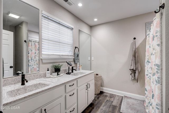 2325 S Kentucky Avenue, Joplin, MO 64804