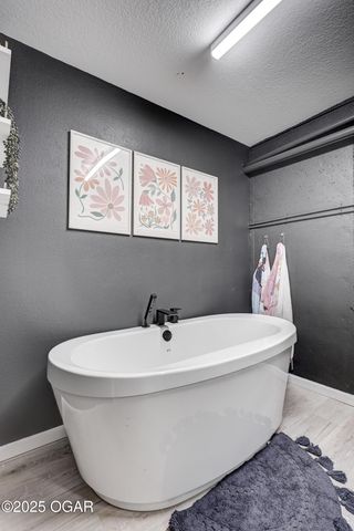 2325 S Kentucky Avenue, Joplin, MO 64804