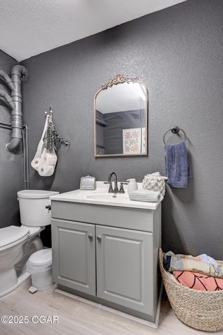 2325 S Kentucky Avenue, Joplin, MO 64804