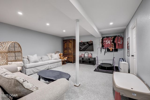 2325 S Kentucky Avenue, Joplin, MO 64804