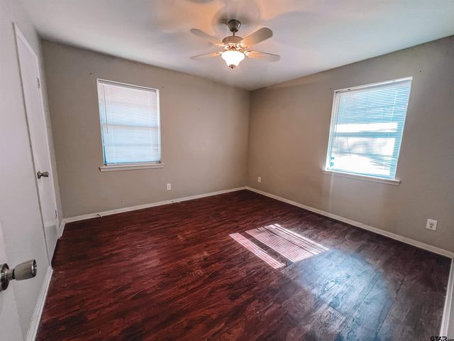 108 S Lide Ave, Mt Pleasant, TX 75455