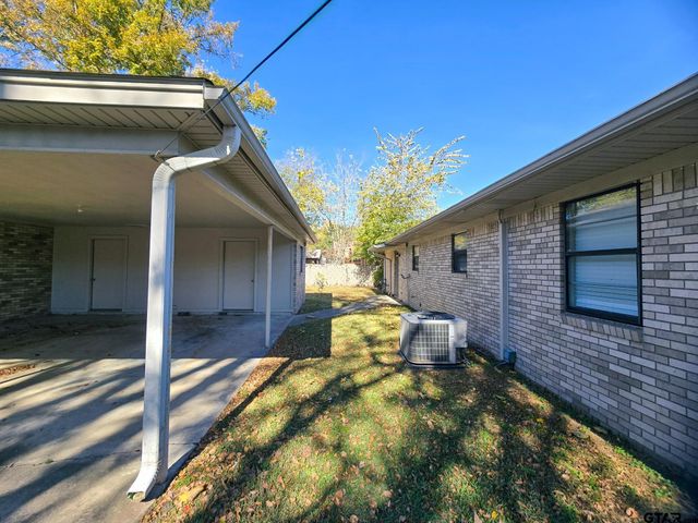 108 S Lide Ave, Mt Pleasant, TX 75455