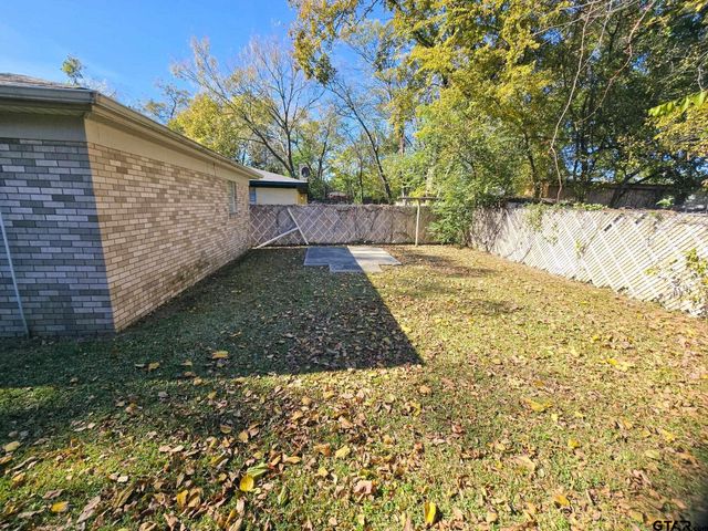 108 S Lide Ave, Mt Pleasant, TX 75455