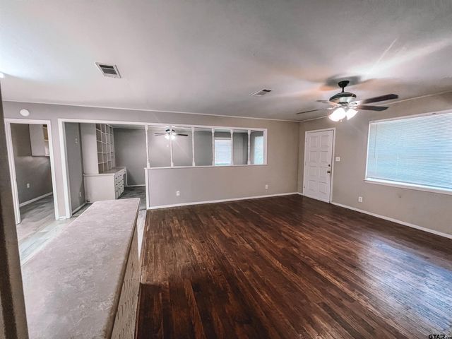 108 S Lide Ave, Mt Pleasant, TX 75455