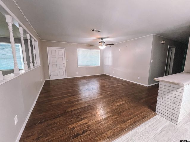 108 S Lide Ave, Mt Pleasant, TX 75455