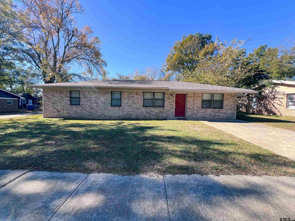 108 S Lide Ave, Mt Pleasant, TX 75455