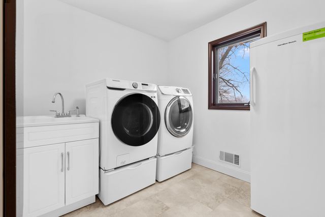 3732 Fleetwood Drive, Portage City, MI 49024