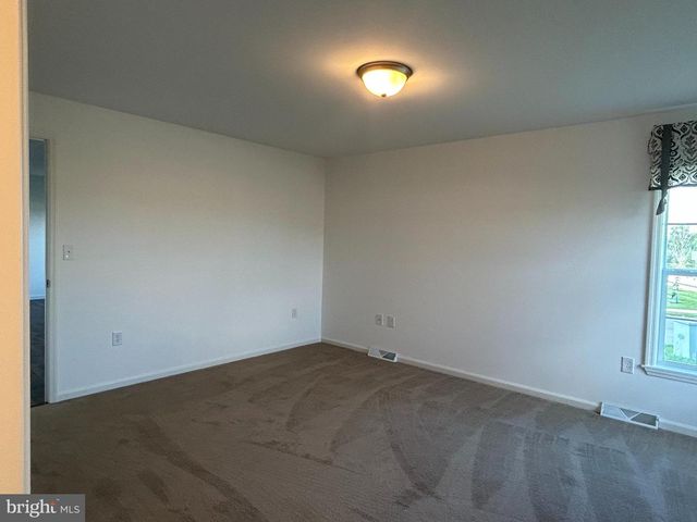 466 EASTWOOD LN, Lancaster, PA 17601