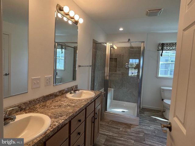 466 EASTWOOD LN, Lancaster, PA 17601