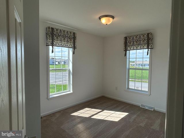 466 EASTWOOD LN, Lancaster, PA 17601