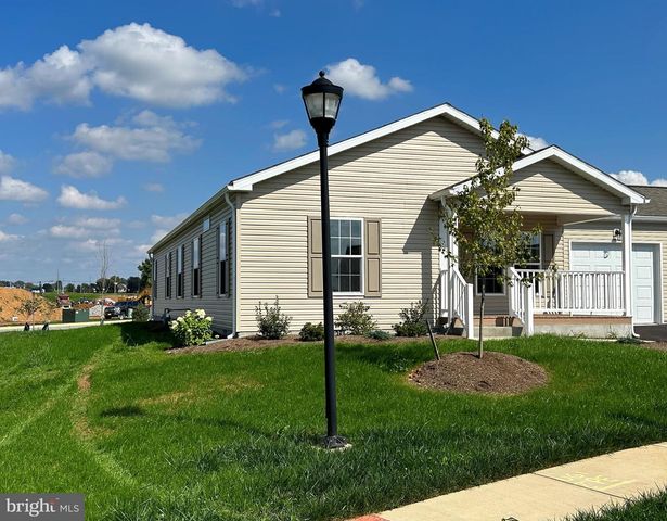 466 EASTWOOD LN, Lancaster, PA 17601