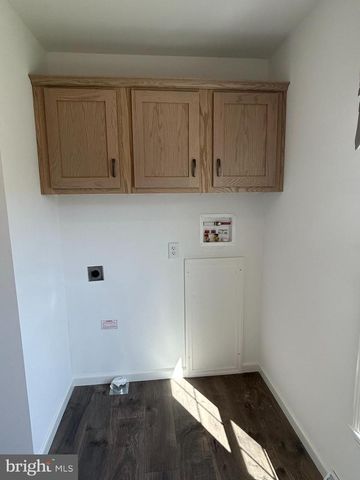 466 EASTWOOD LN, Lancaster, PA 17601