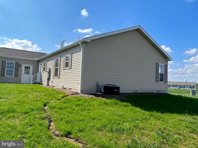 466 EASTWOOD LN, Lancaster, PA 17601