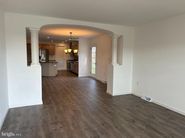 466 EASTWOOD LN, Lancaster, PA 17601