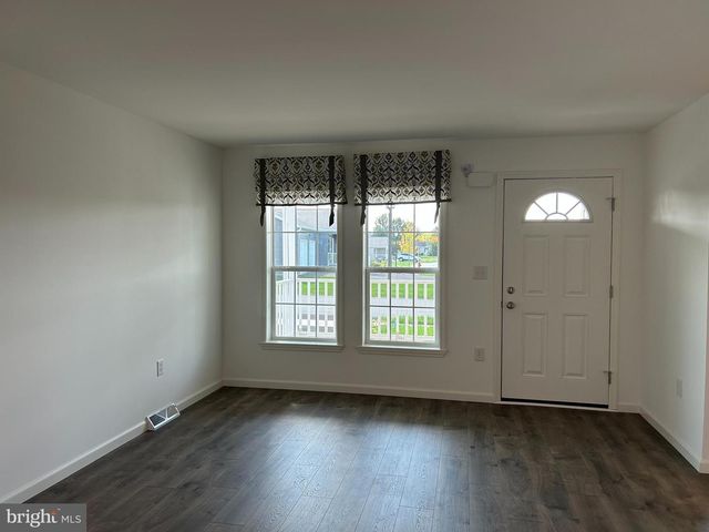 466 EASTWOOD LN, Lancaster, PA 17601