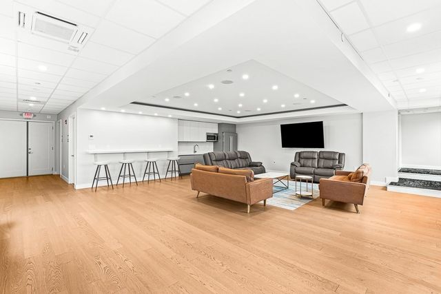 932 Broadway 208, Chelsea, MA 02150