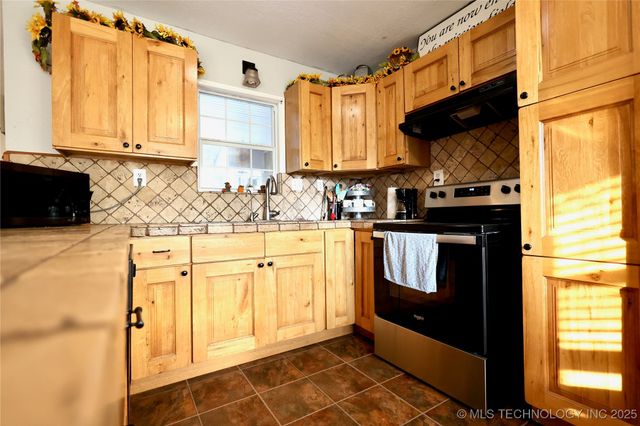 400 S 7th Street, Davis, OK 73030