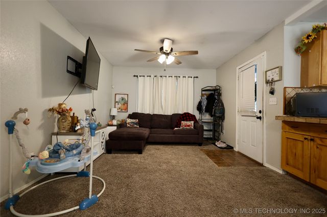 400 S 7th Street, Davis, OK 73030