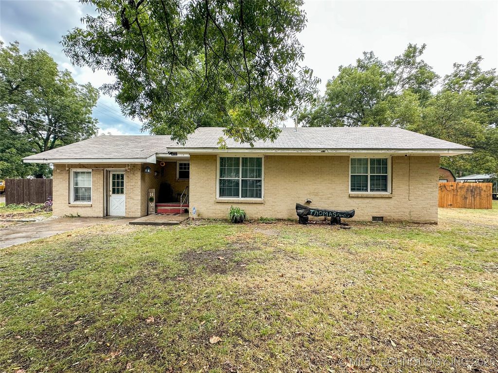 400 S 7th Street, Davis, OK 73030