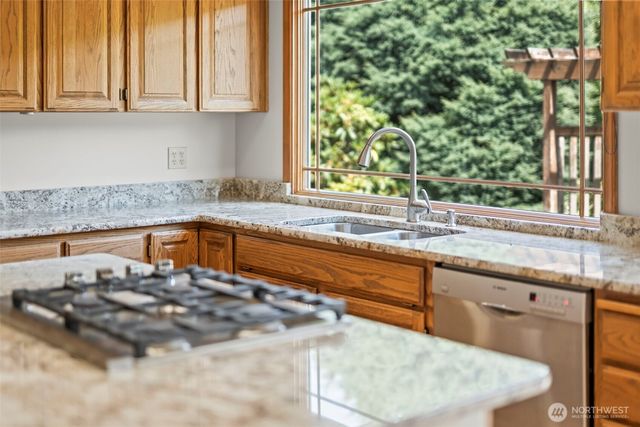 13711 65th Place W, Edmonds, WA 98026